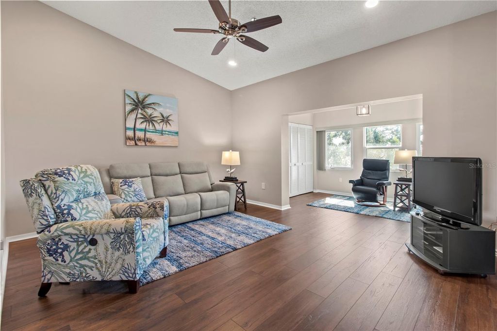 Image 16 of property listing at 7201 29TH AVENUE DRIVE W 307, Bradenton, FL 34209