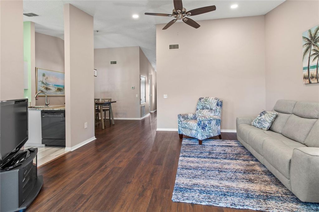 Image 18 of property listing at 7201 29TH AVENUE DRIVE W 307, Bradenton, FL 34209