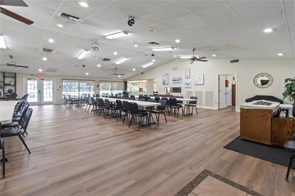 Image 31 of property listing at 7201 29TH AVENUE DRIVE W 307, Bradenton, FL 34209