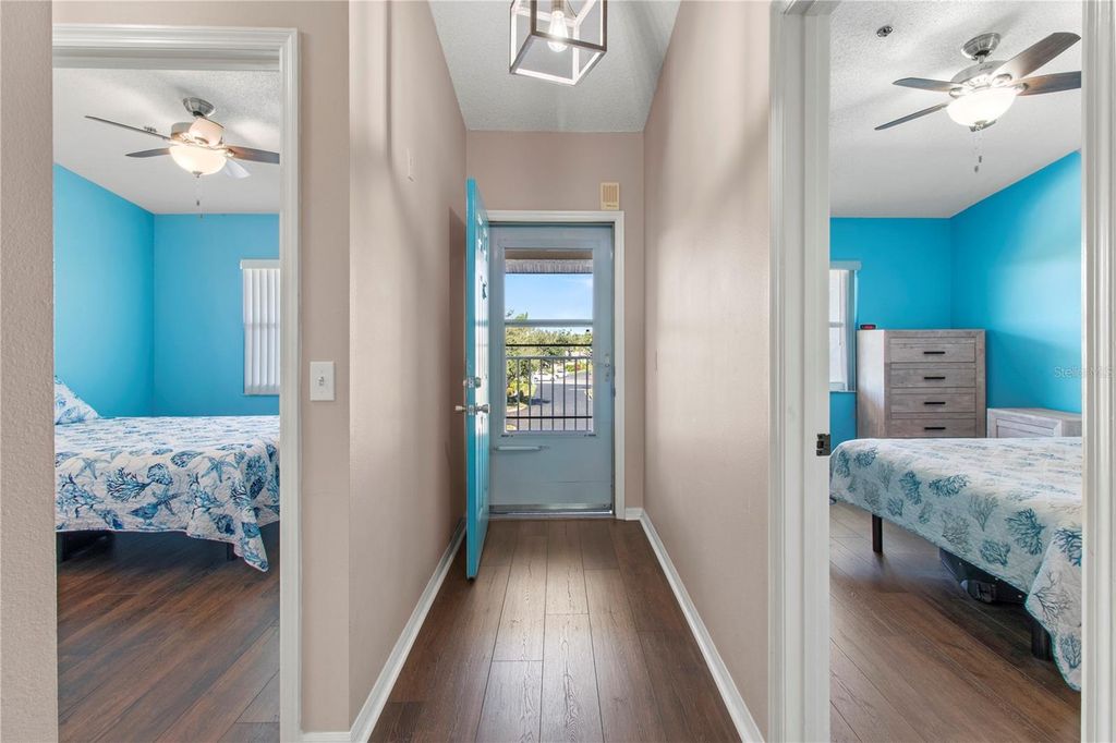 Image 5 of property listing at 7201 29TH AVENUE DRIVE W 307, Bradenton, FL 34209