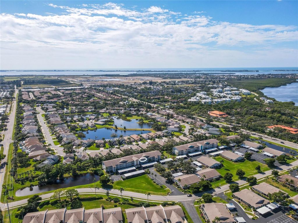 Image 52 of property listing at 7201 29TH AVENUE DRIVE W 307, Bradenton, FL 34209