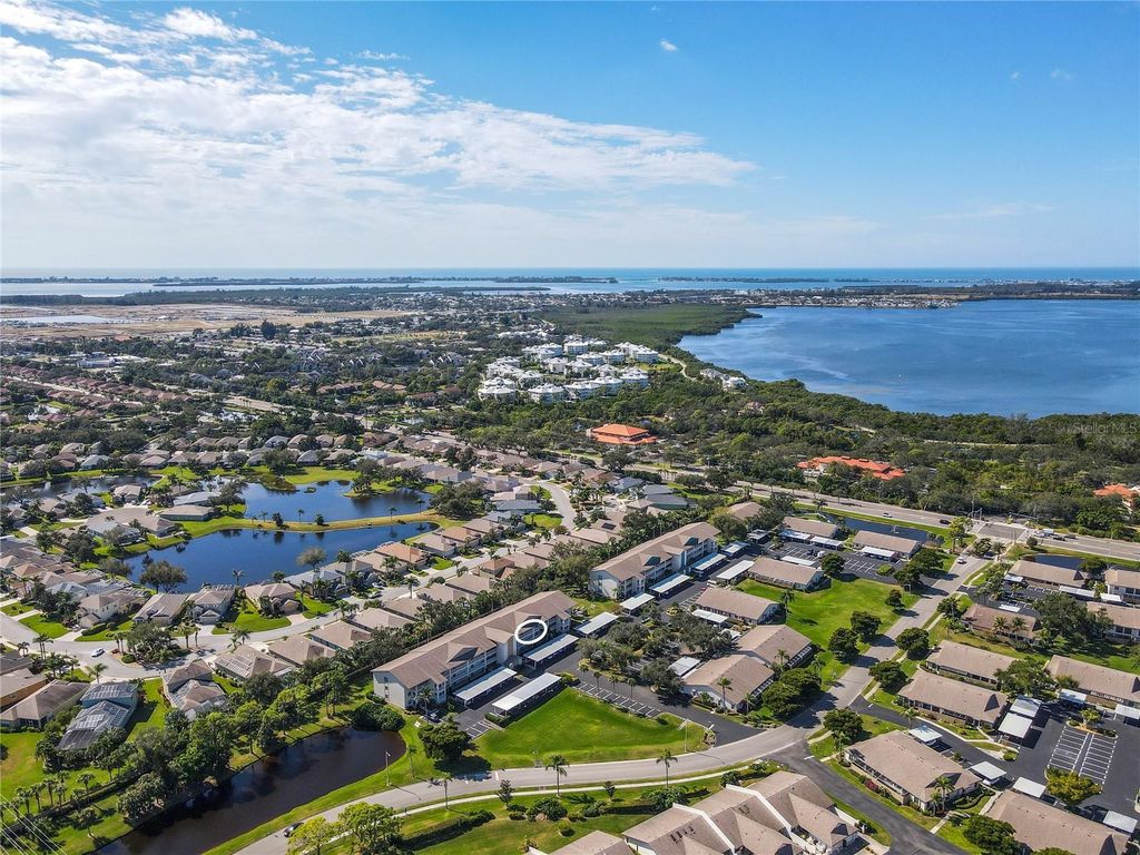 Image 53 of property listing at 7201 29TH AVENUE DRIVE W 307, Bradenton, FL 34209