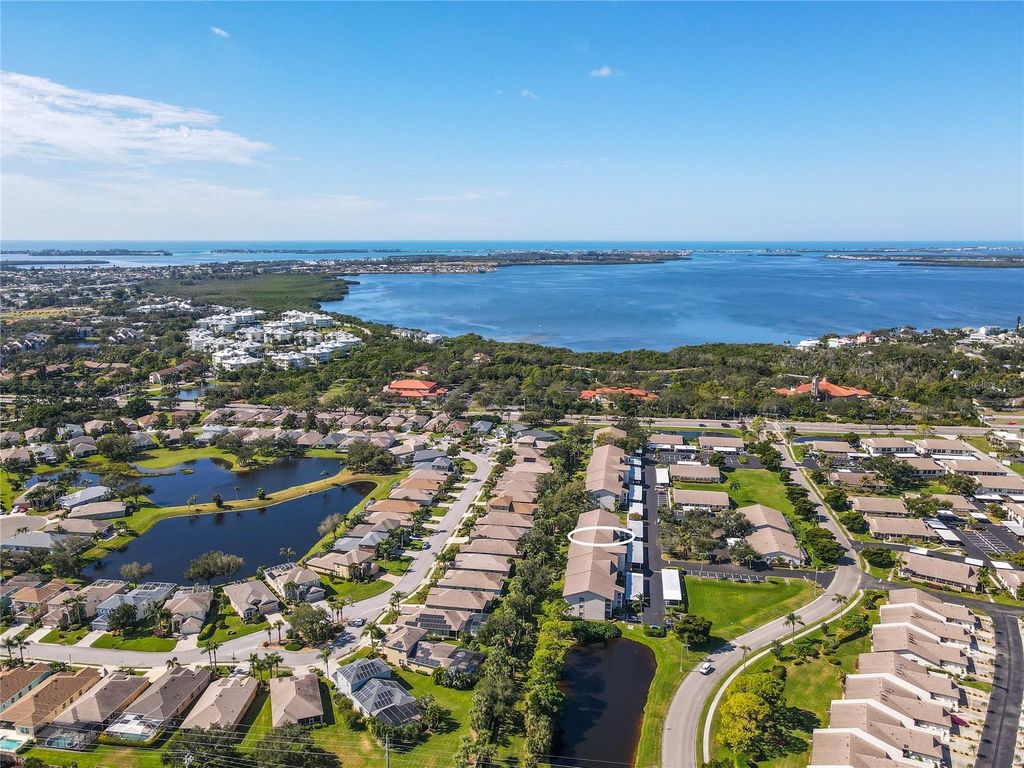 Image 54 of property listing at 7201 29TH AVENUE DRIVE W 307, Bradenton, FL 34209