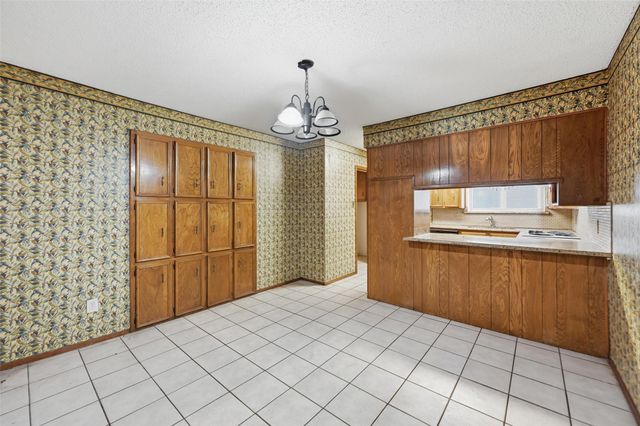 4300 Spring Hill Lane, Arlington, TX 76016