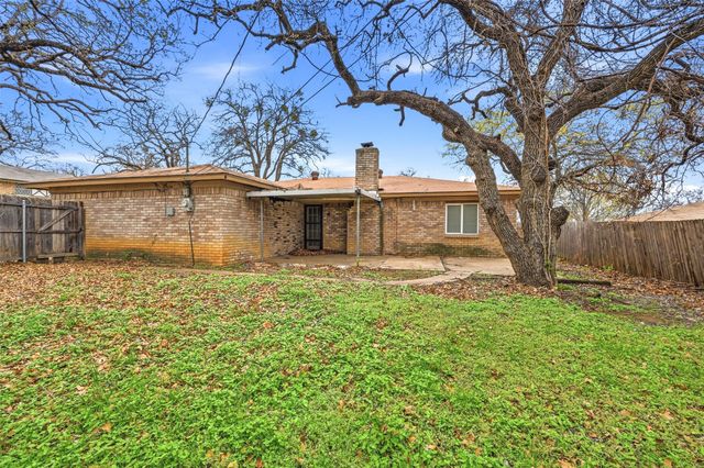 4300 Spring Hill Lane, Arlington, TX 76016