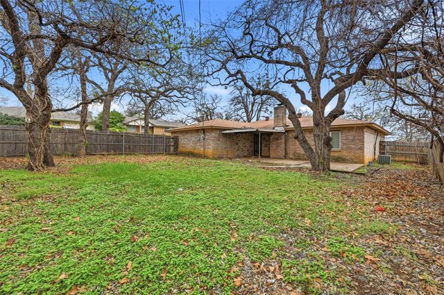 4300 Spring Hill Lane, Arlington, TX 76016