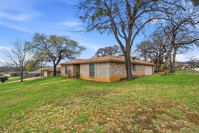 4300 Spring Hill Lane, Arlington, TX 76016