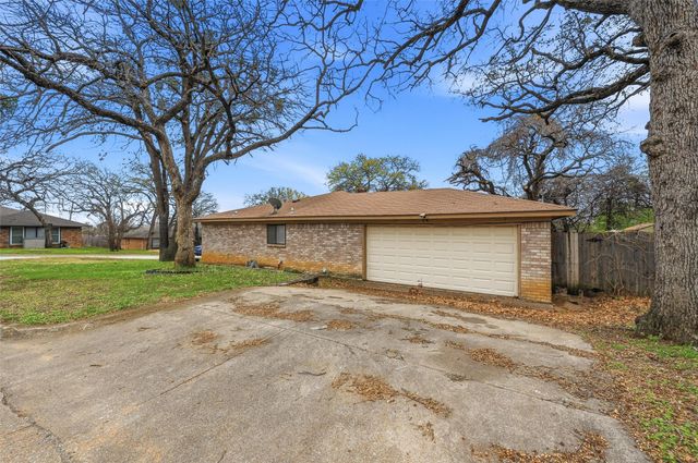4300 Spring Hill Lane, Arlington, TX 76016