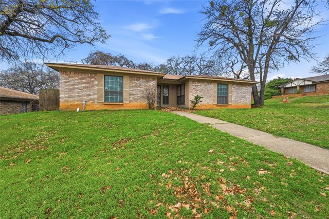 4300 Spring Hill Lane, Arlington, TX 76016