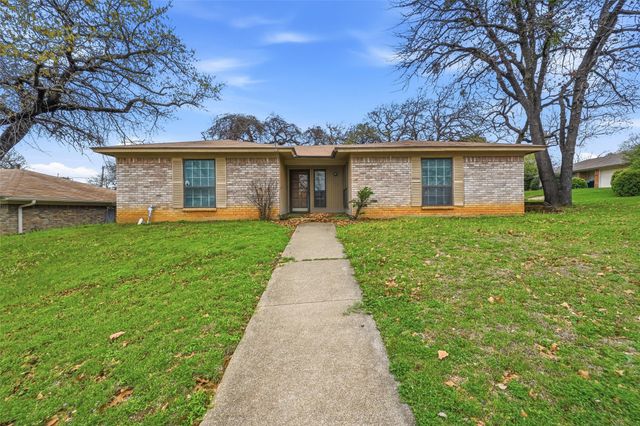4300 Spring Hill Lane, Arlington, TX 76016