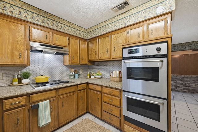 4300 Spring Hill Lane, Arlington, TX 76016