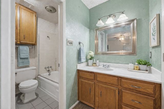 4300 Spring Hill Lane, Arlington, TX 76016