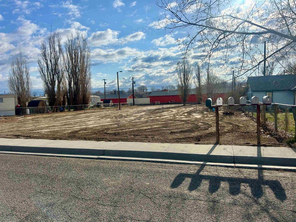 1325 N 7th St, Greybull, WY 82426 photo 9