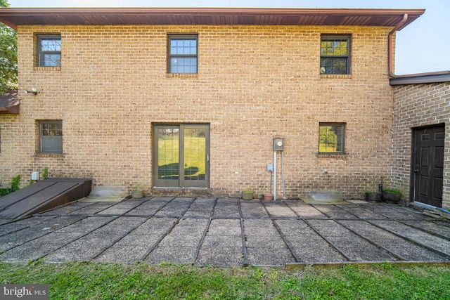 2020 ALCOTT RD, York, PA 17406