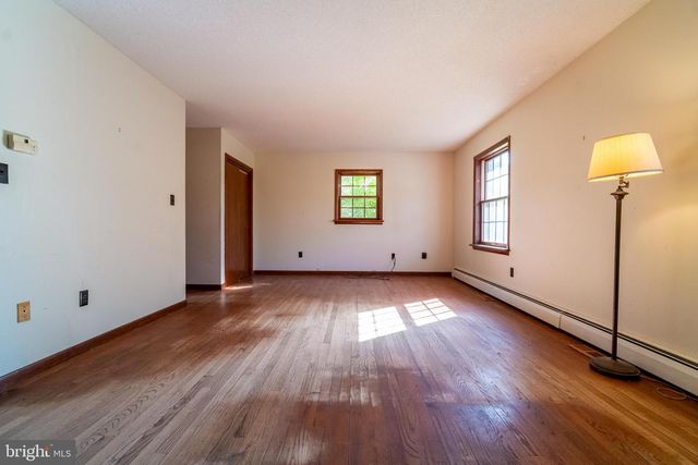 2020 ALCOTT RD, York, PA 17406