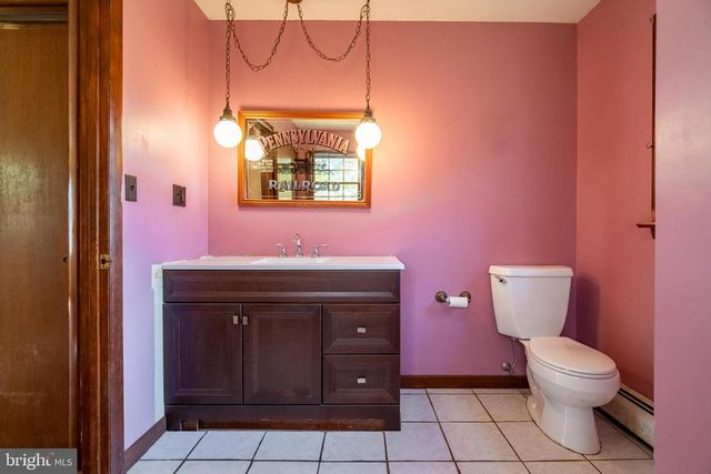 2020 ALCOTT RD, York, PA 17406