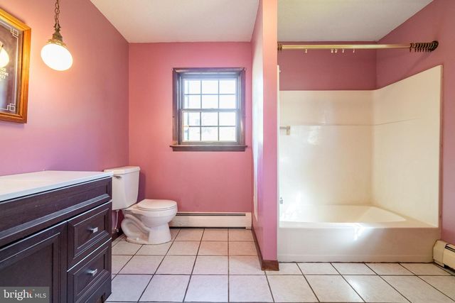 2020 ALCOTT RD, York, PA 17406