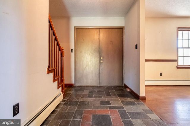 2020 ALCOTT RD, York, PA 17406