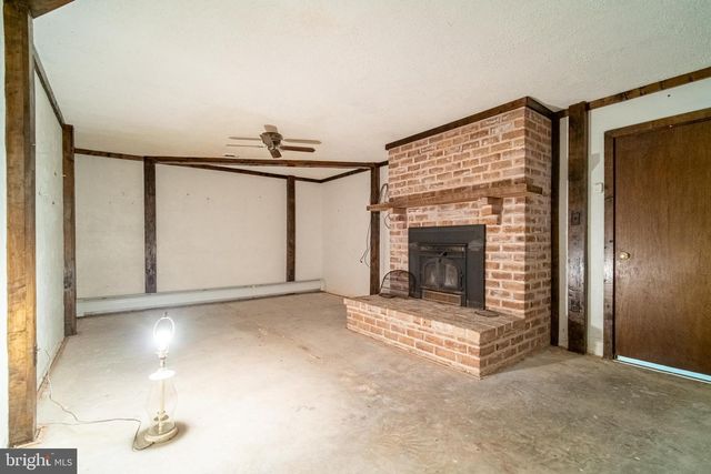 2020 ALCOTT RD, York, PA 17406
