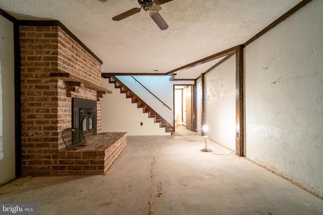 2020 ALCOTT RD, York, PA 17406