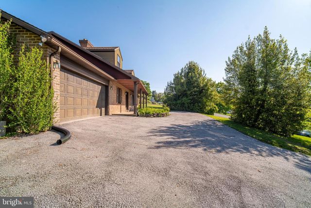 2020 ALCOTT RD, York, PA 17406