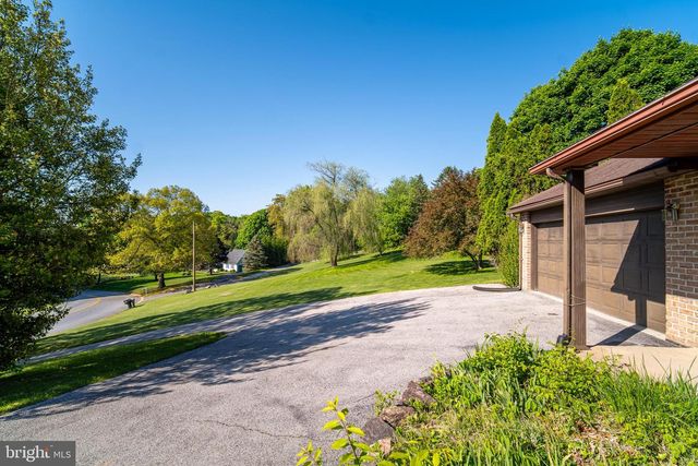 2020 ALCOTT RD, York, PA 17406