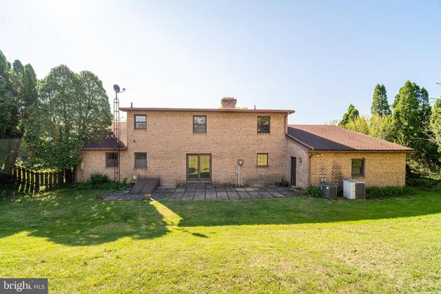 2020 ALCOTT RD, York, PA 17406