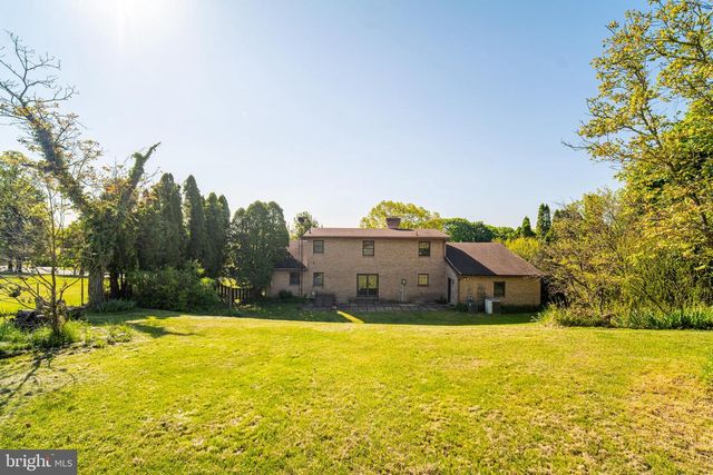 2020 ALCOTT RD, York, PA 17406