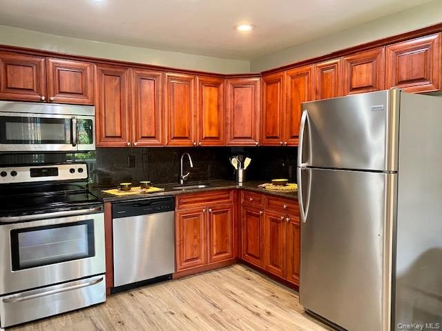 393 Great East Neck Road 393D, West Babylon, NY 11704