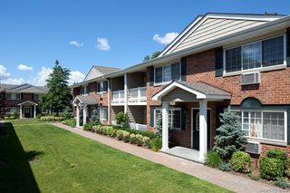 393 Great East Neck Road 393D, West Babylon, NY 11704