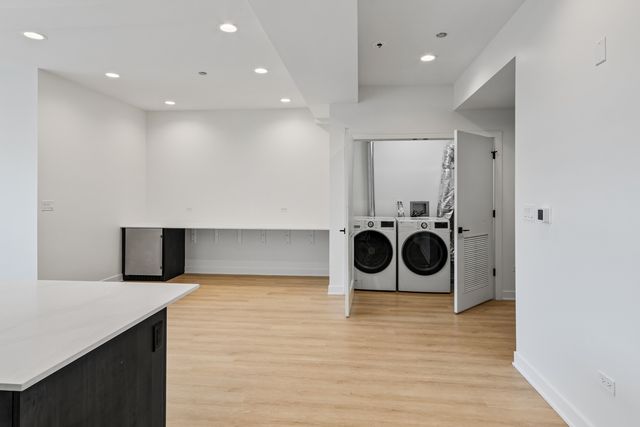 1801 W Grand Avenue 202, Chicago, IL 60622