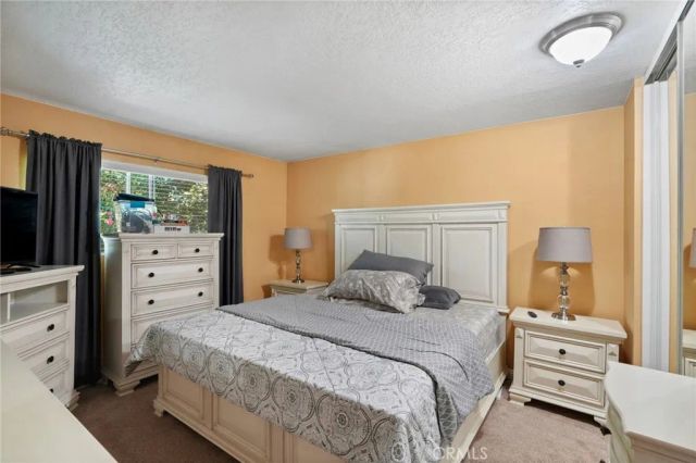 18601 Collins D30, Tarzana, CA 91356