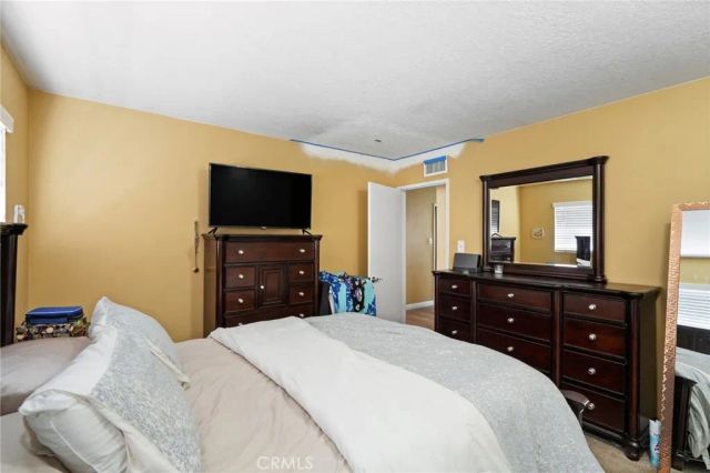 18601 Collins D30, Tarzana, CA 91356