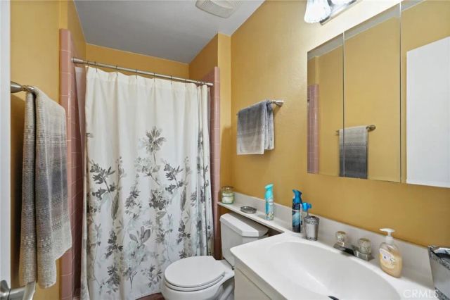 18601 Collins D30, Tarzana, CA 91356