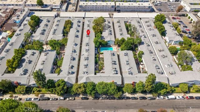 18601 Collins D30, Tarzana, CA 91356