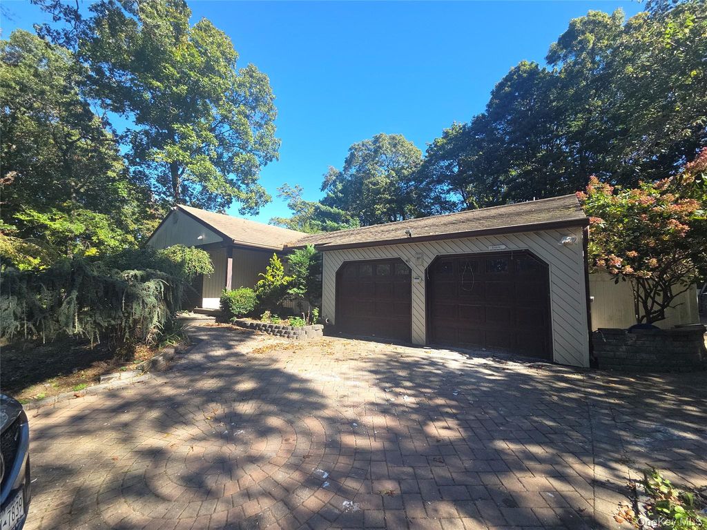 8 Pike Court, Northport, NY 11768 — exterior