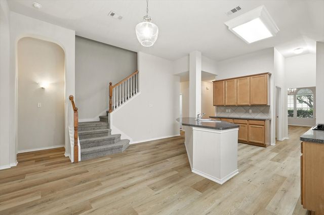 9913 Voss Avenue, Fort Worth, TX 76244