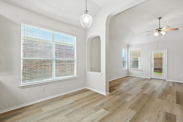 9913 Voss Avenue, Fort Worth, TX 76244