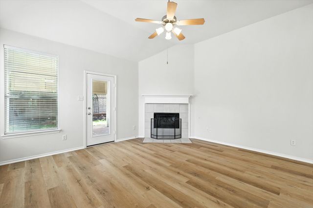 9913 Voss Avenue, Fort Worth, TX 76244