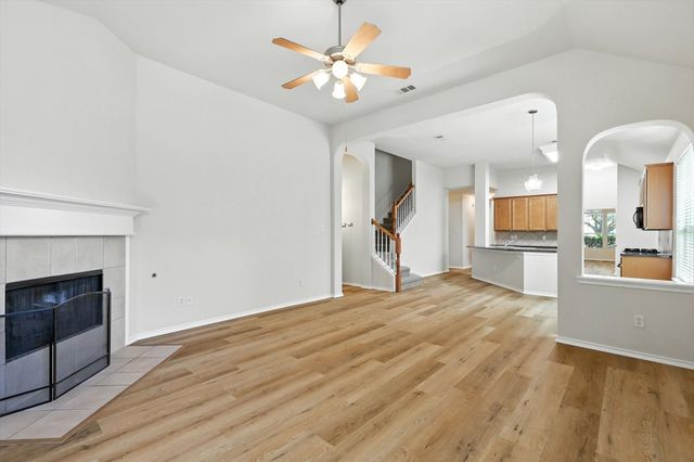 9913 Voss Avenue, Fort Worth, TX 76244