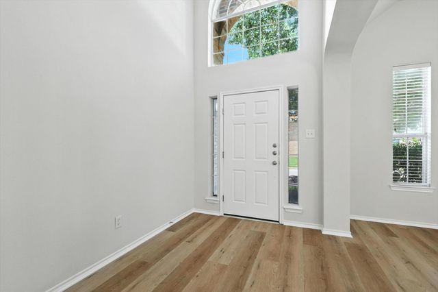 9913 Voss Avenue, Fort Worth, TX 76244