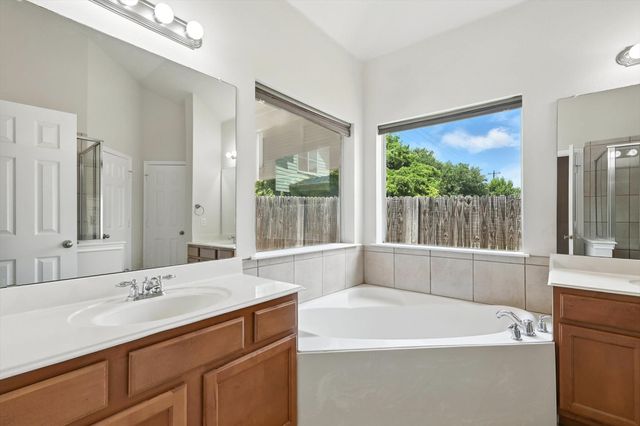 9913 Voss Avenue, Fort Worth, TX 76244