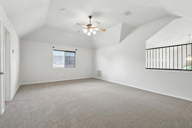 9913 Voss Avenue, Fort Worth, TX 76244
