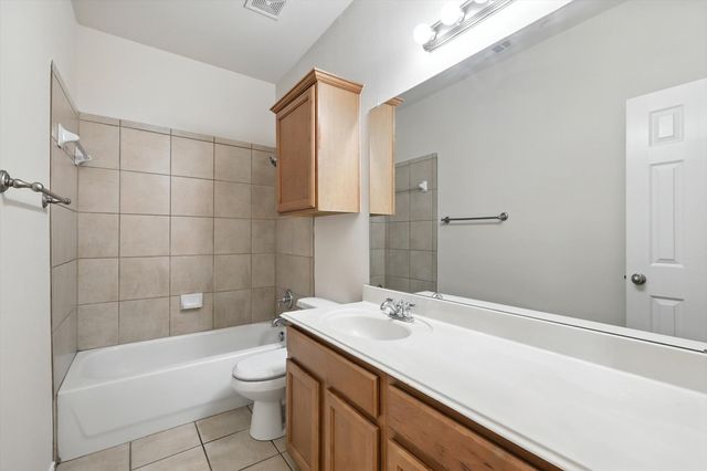 9913 Voss Avenue, Fort Worth, TX 76244