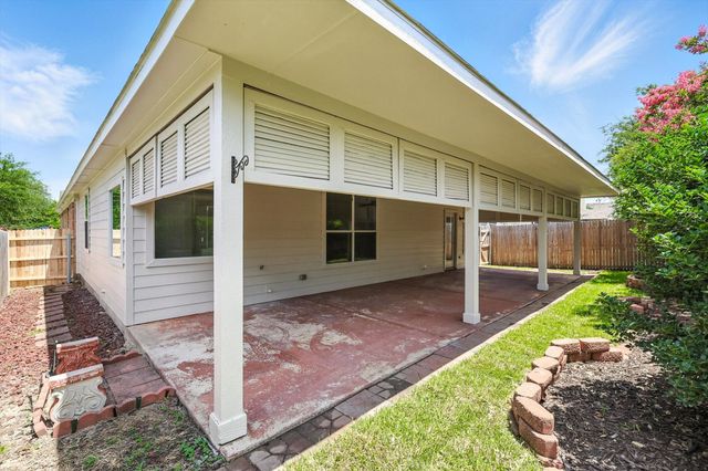 9913 Voss Avenue, Fort Worth, TX 76244