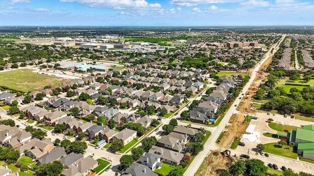 9913 Voss Avenue, Fort Worth, TX 76244