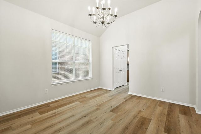 9913 Voss Avenue, Fort Worth, TX 76244