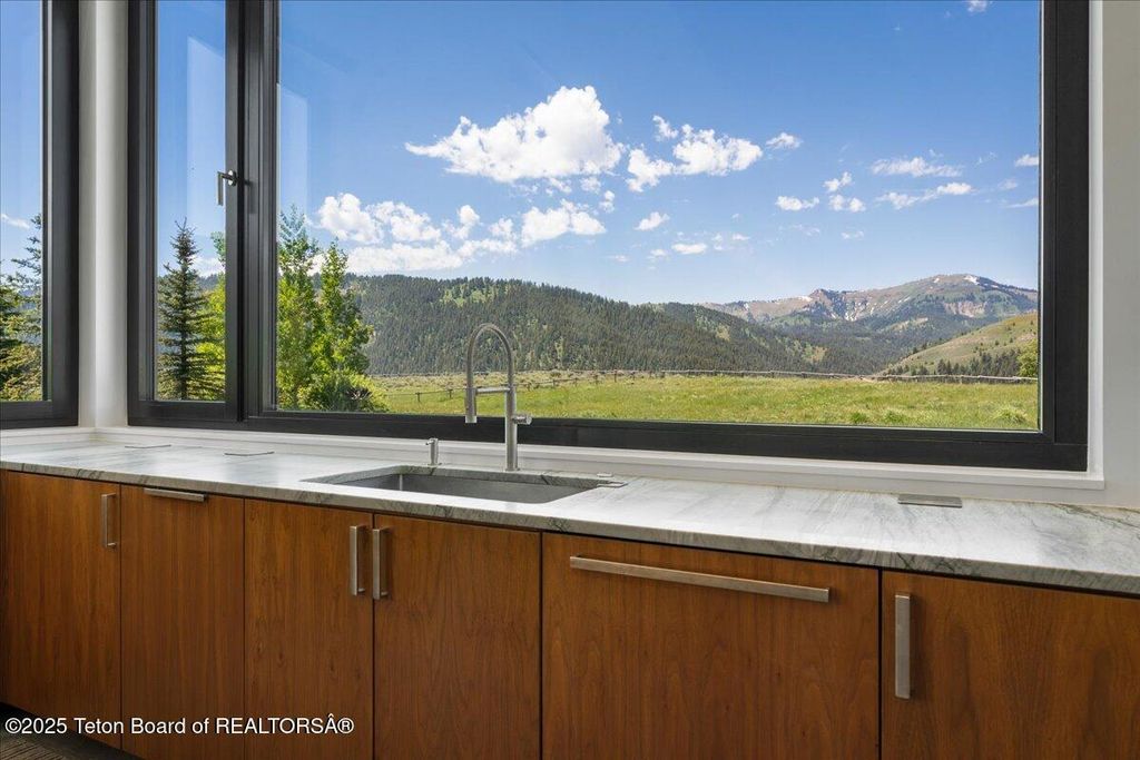 13175 S RIVER BEND Road, Jackson, WY 83001 photo 19