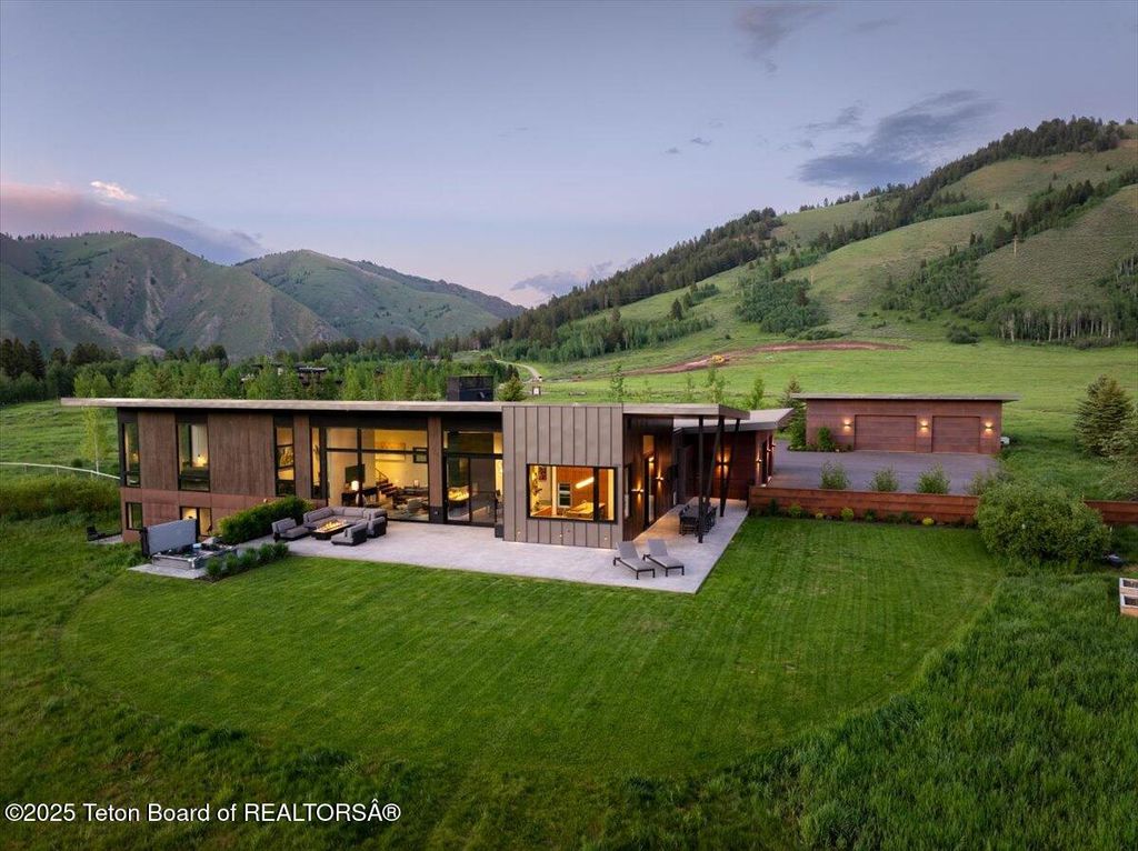 13175 S RIVER BEND Road, Jackson, WY 83001 photo 2