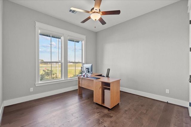 15719 S Tower Circle, Santa Fe, TX 77517